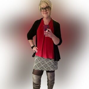 Red ❤️ Sleeveless Jones Studio Blouse